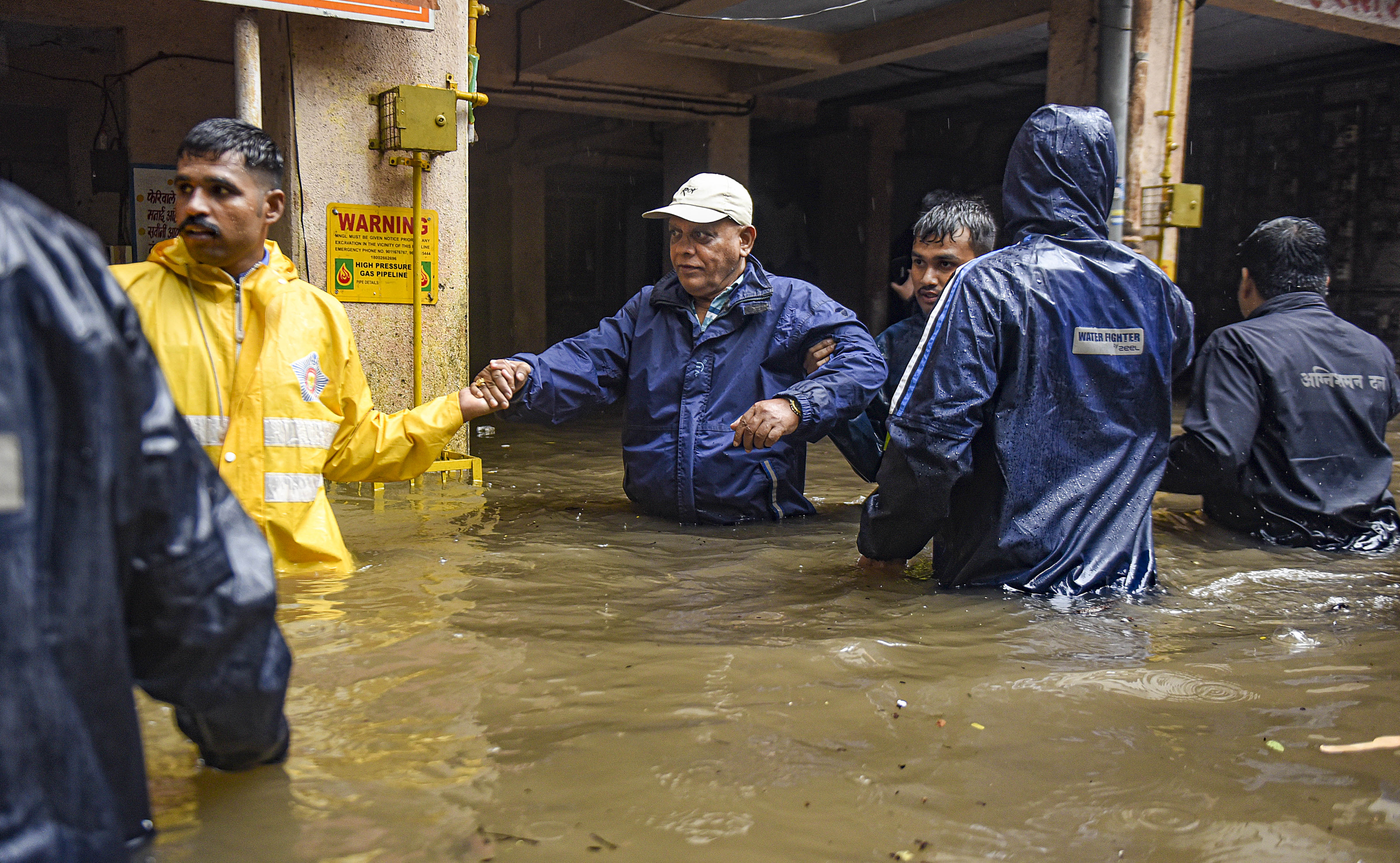 https://salarnews.in/public/uploads/images/newsimages/maannewsimage25072024_152317_rain pune.jpg